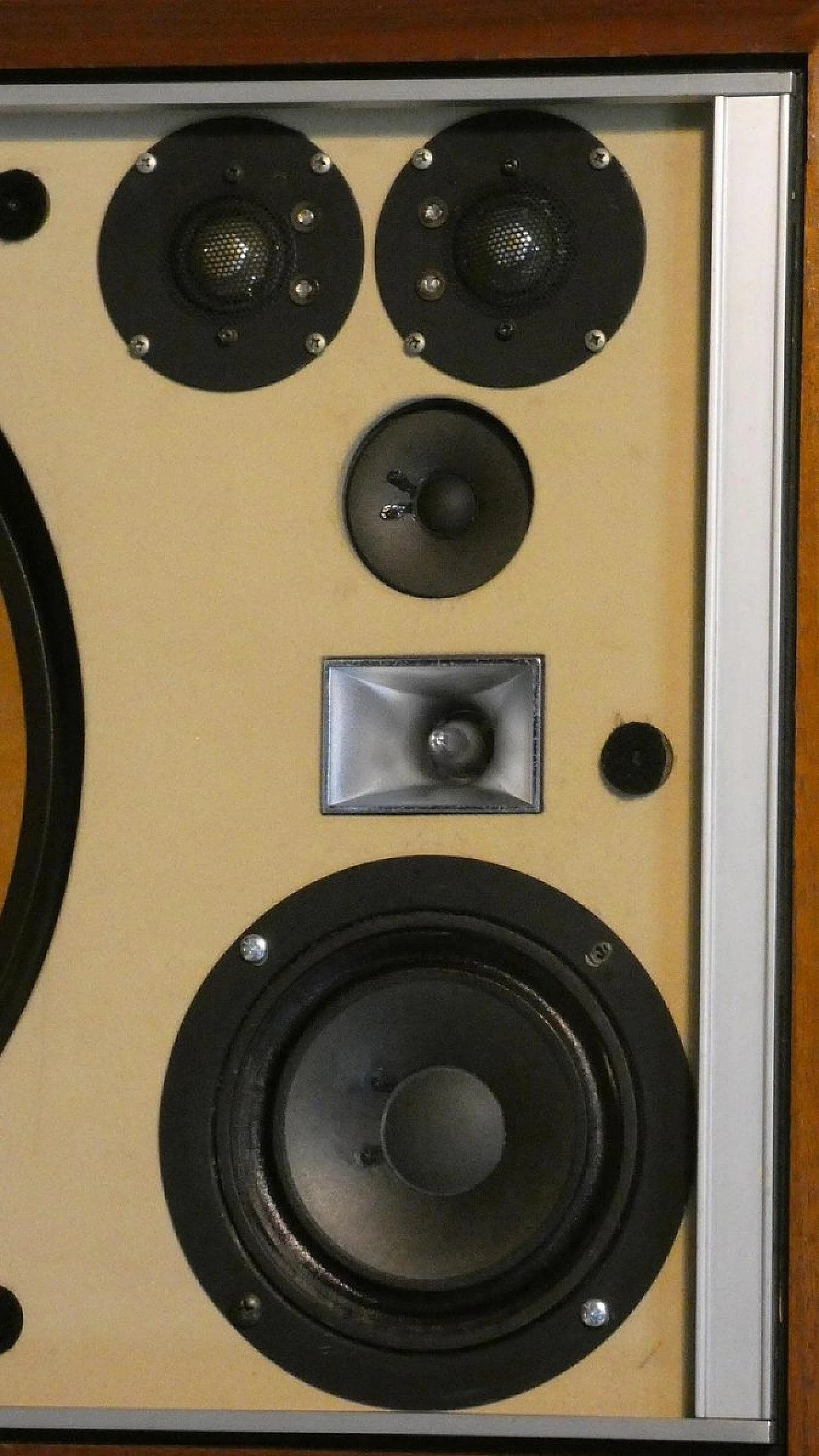 Sw-170a 5-way system with 6 speakers by Akai Electric Co., 1970s 7