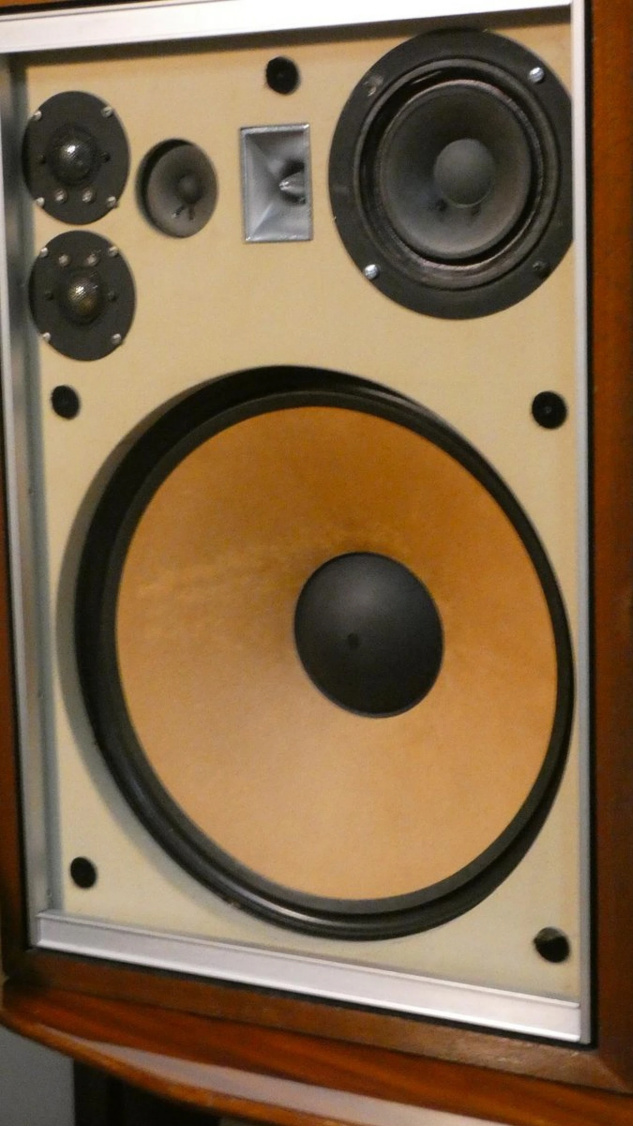 Sw-170a 5-way system with 6 speakers by Akai Electric Co., 1970s 9