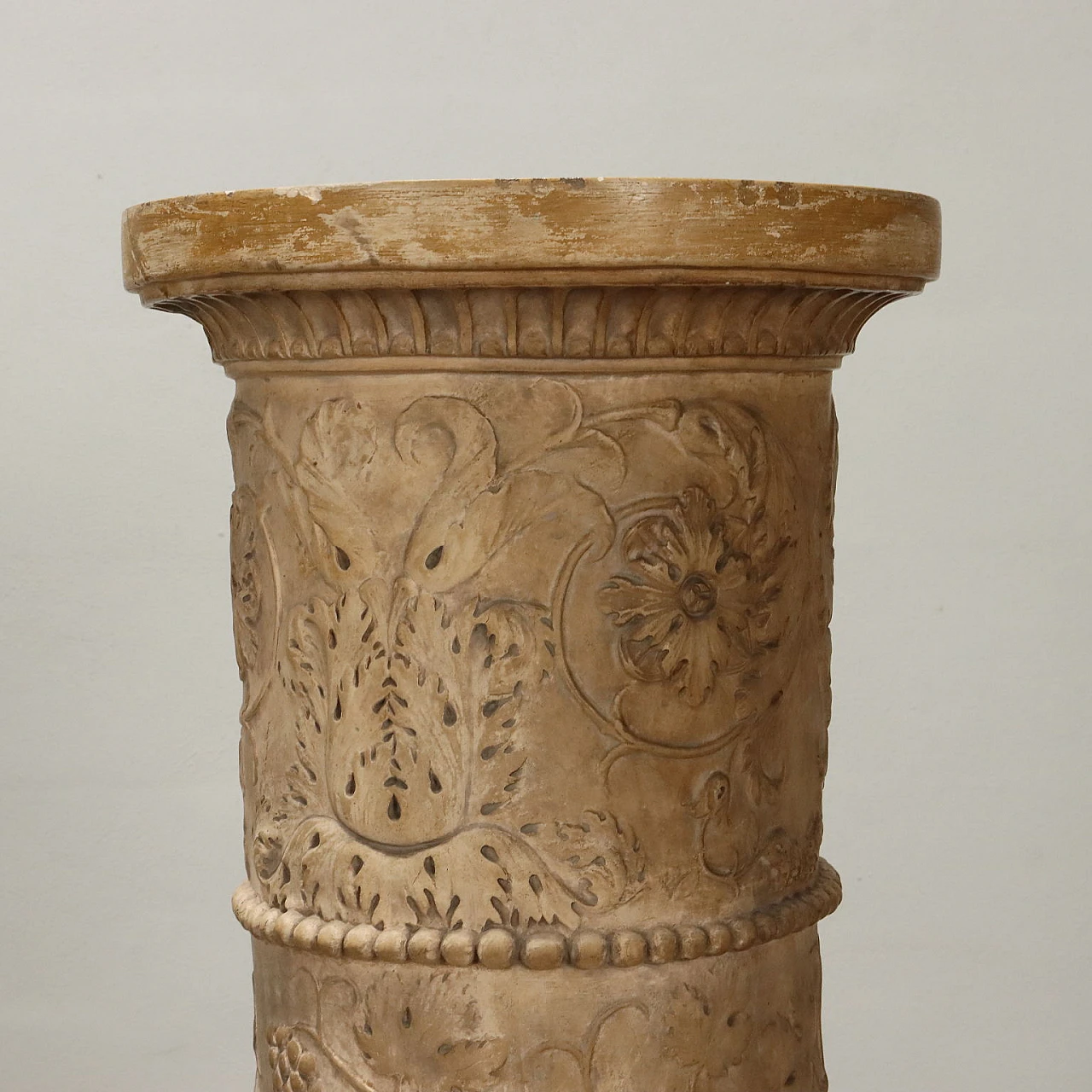 Colonna in terracotta con elementi fogliacei di Manifattura Signa 3