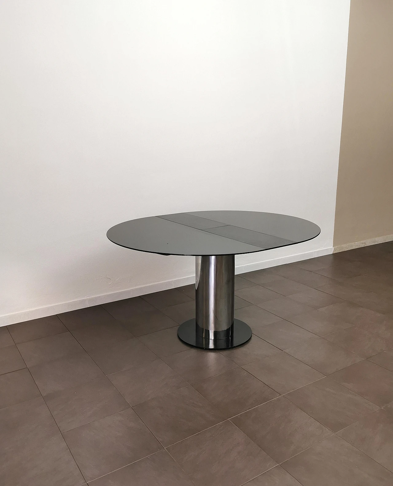 Metal and black enameled wood extendable table, 1970s 7