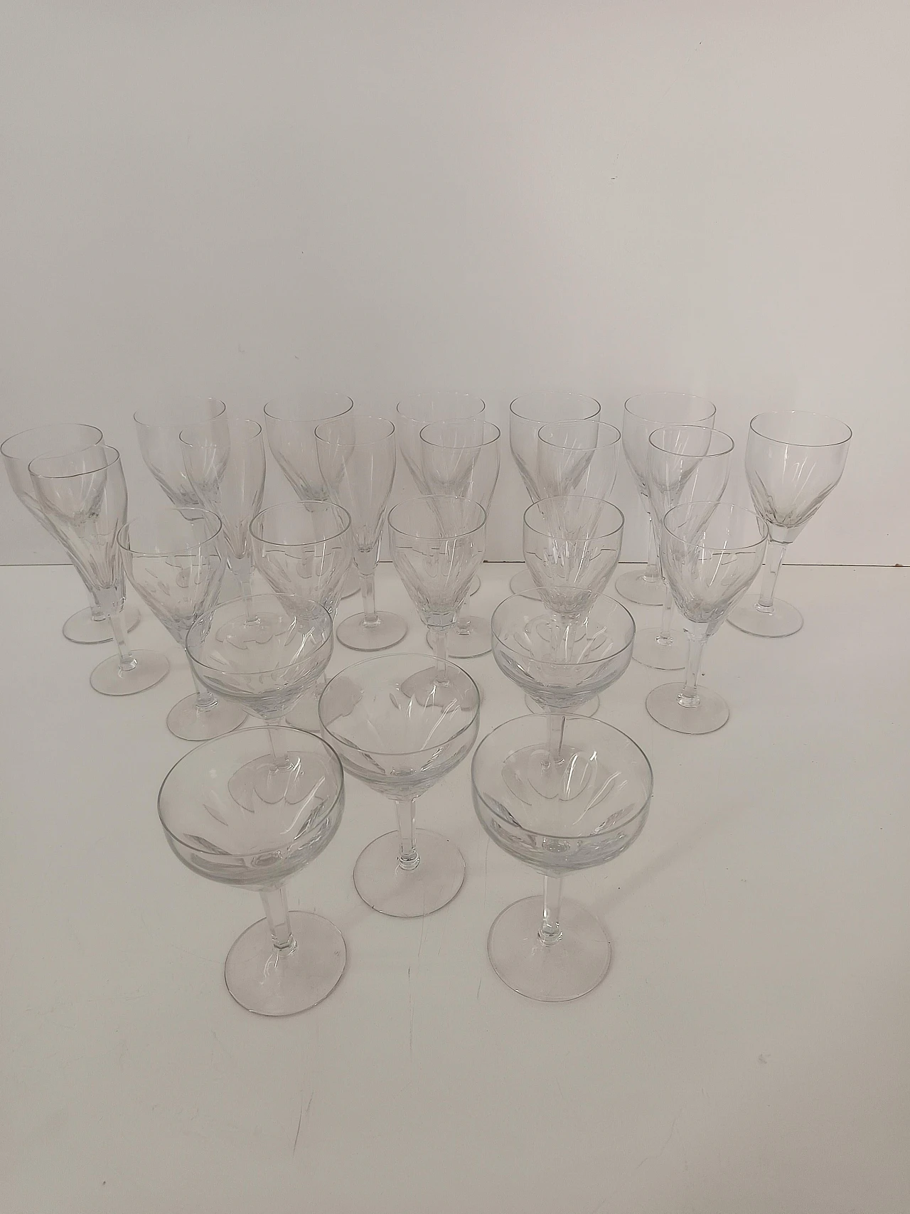 23 Crystal glasses attributed to Val Saint Lambert, 1960s 4