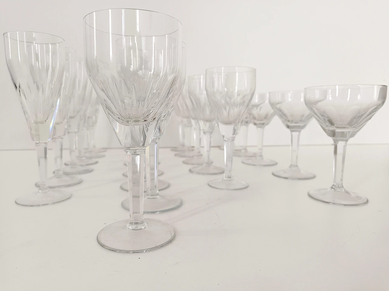 23 Crystal glasses attributed to Val Saint Lambert, 1960s 5