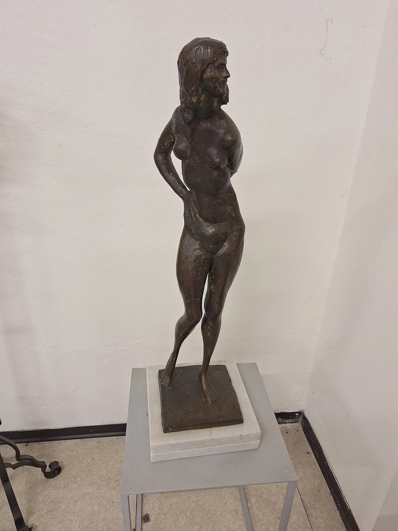 Enrico Mazzolani, fanciulla, scultura in bronzo patinato, anni '70 1