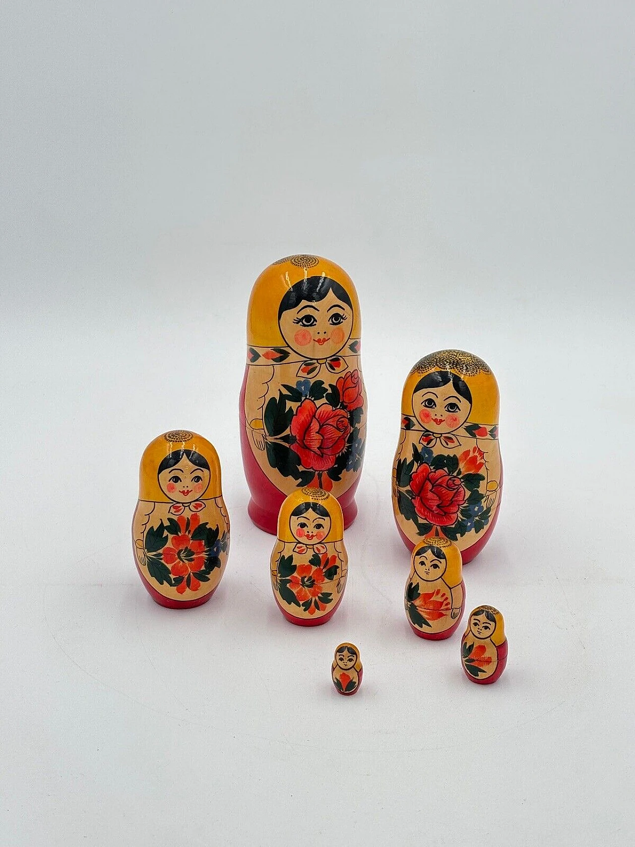 7 Matryoshka dolls in painted wood, 1980s 1