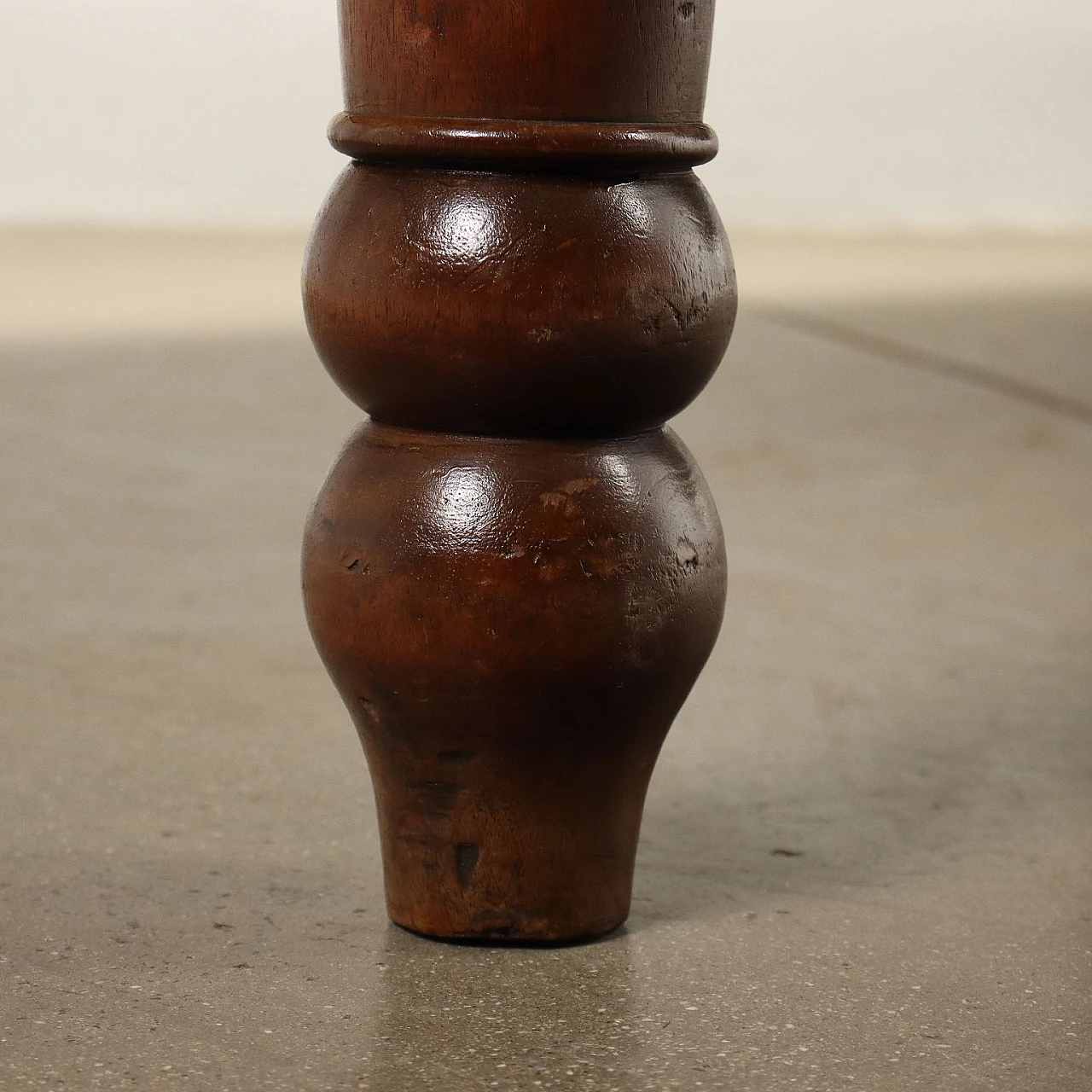 Solid walnut table with turned legs, late 19th century 7