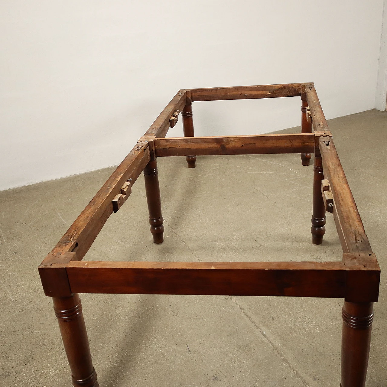 Solid walnut table with turned legs, late 19th century 8