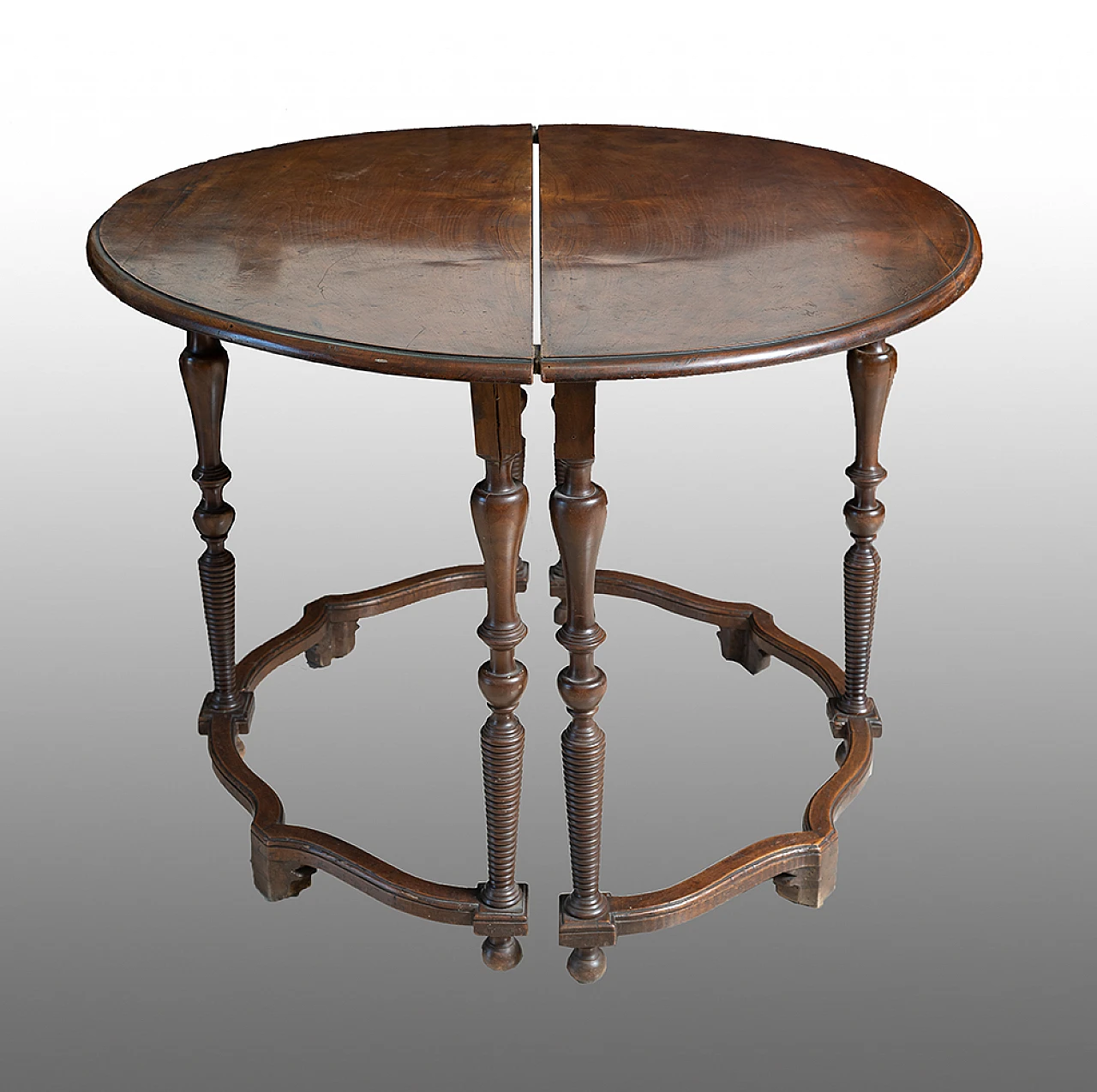 Solid walnut console table, first half of the 18th century 1