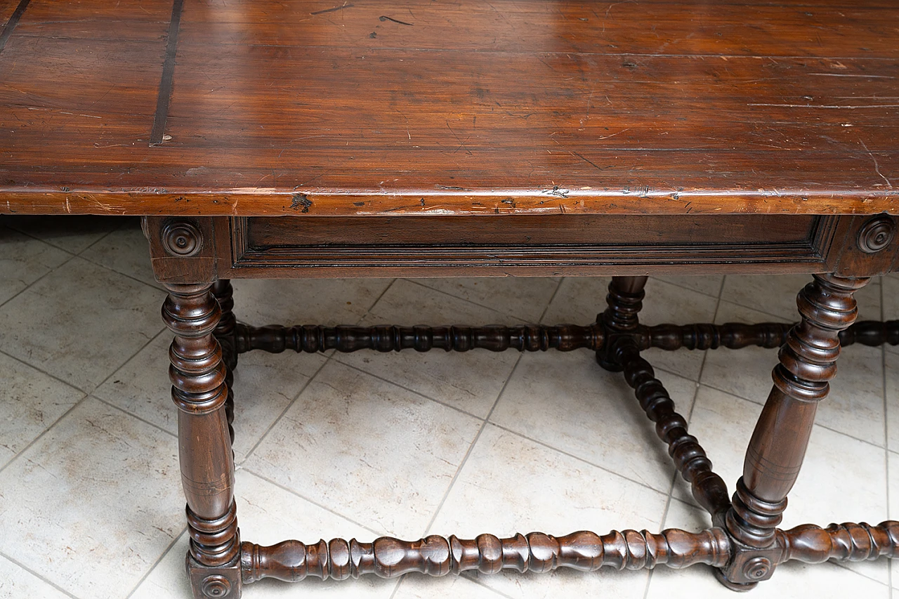 Tuscan solid walnut refectory table, 17th century 3