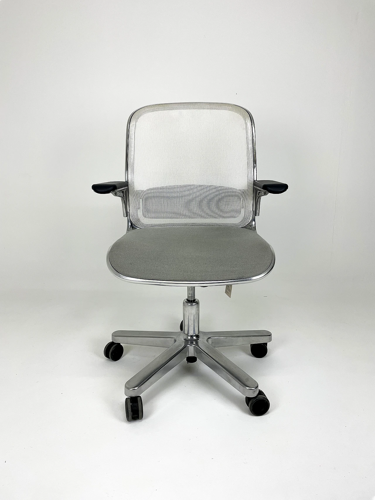 Cloud office chair by Ettore Sottsass for ICF, 1970s 2