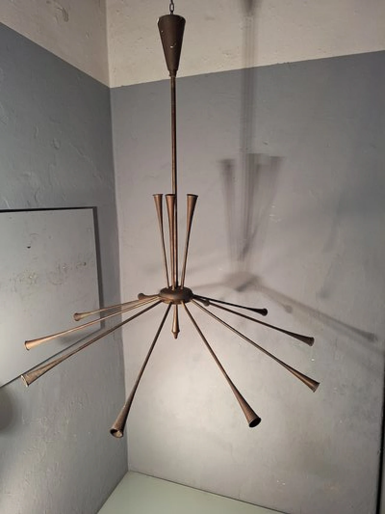 Lampadario Sputnik in ottone di Oscar Torlasco di Lumi, anni '60 11