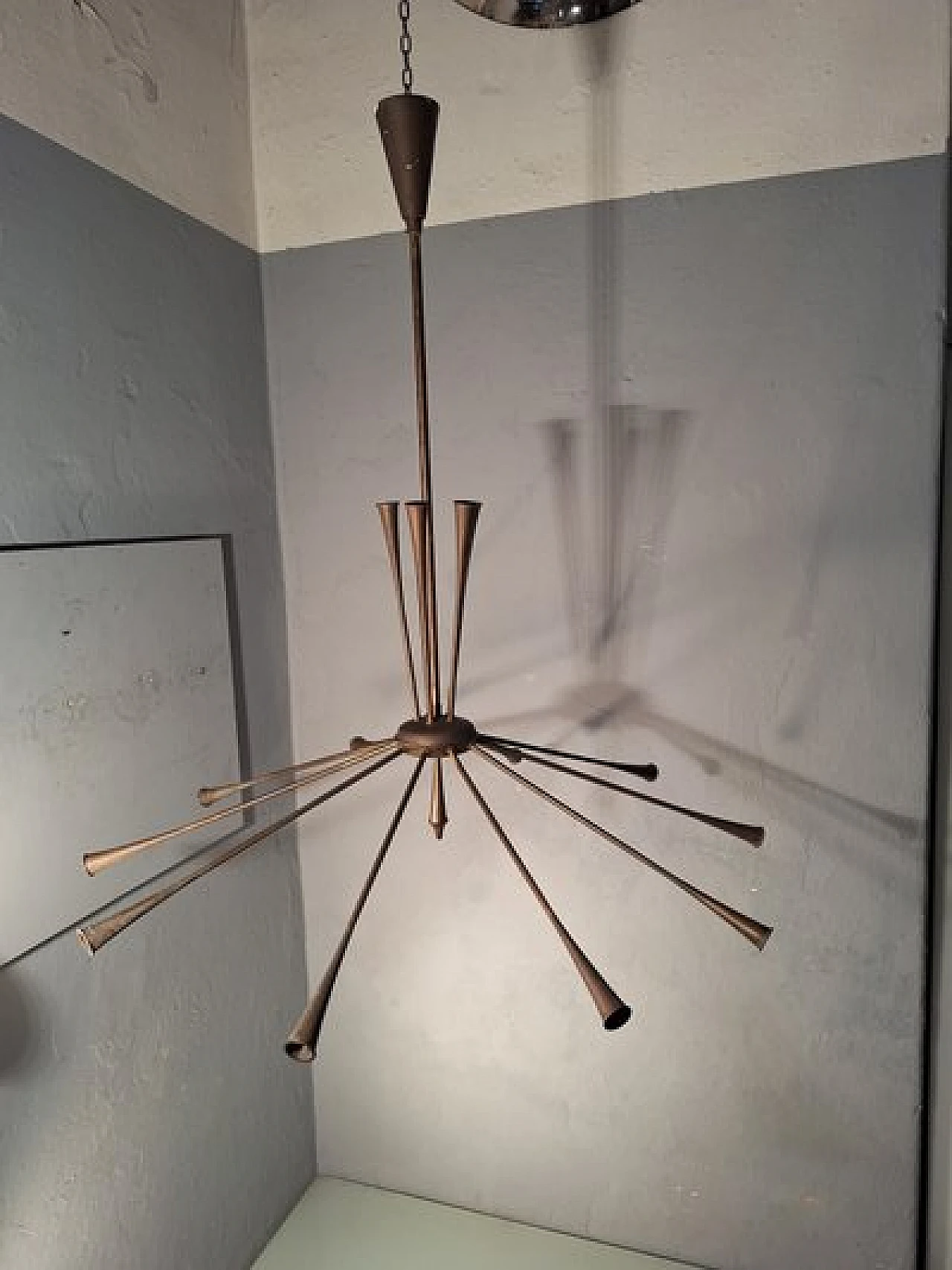 Lampadario Sputnik in ottone di Oscar Torlasco di Lumi, anni '60 12