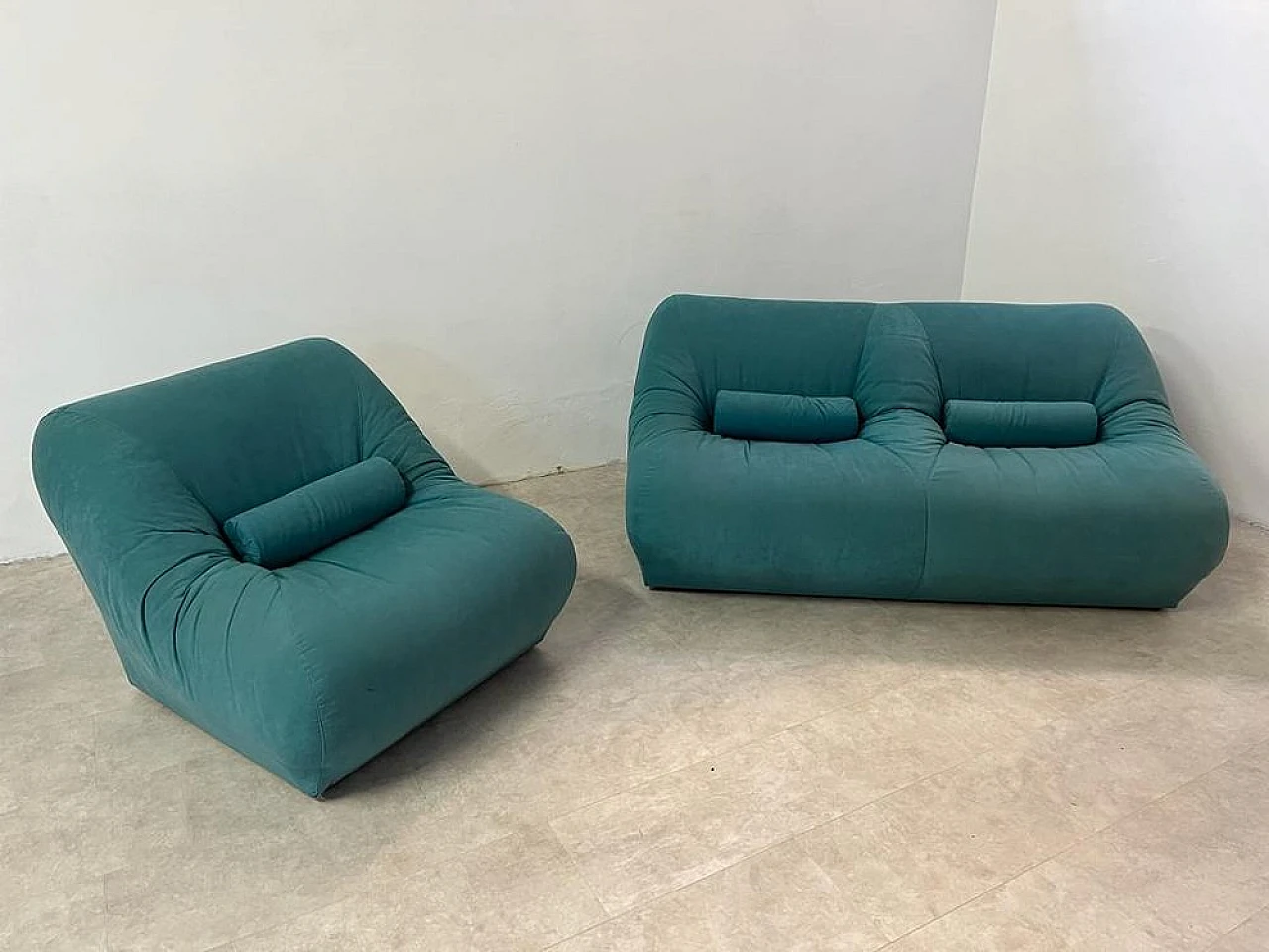 2-Seater sofa and armchair in blue velvet, 1970s 1