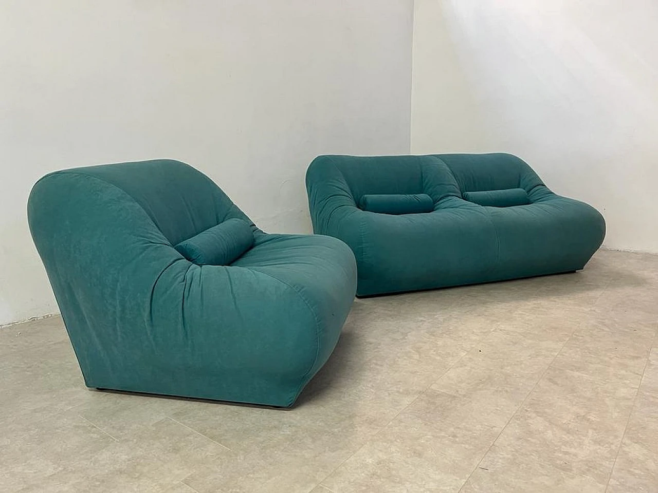 2-Seater sofa and armchair in blue velvet, 1970s 3