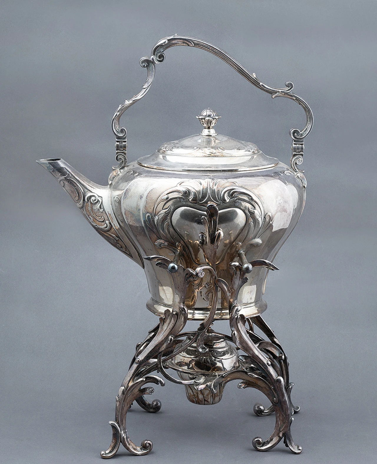 Samovar Eduardiano in argento Sheffield, seconda metà '800 1