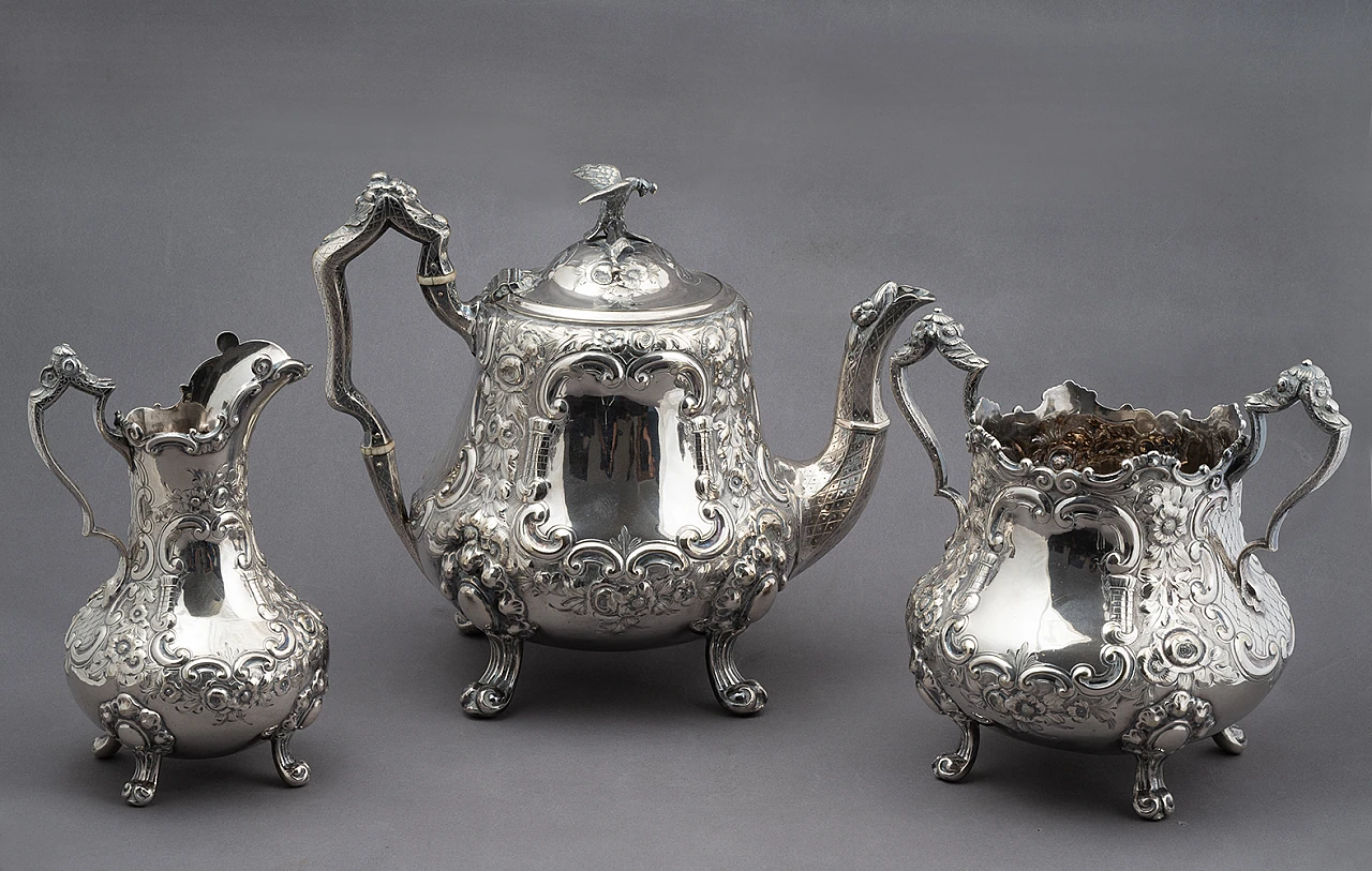 George III chiseled Sheffield tea set, 19th century 6