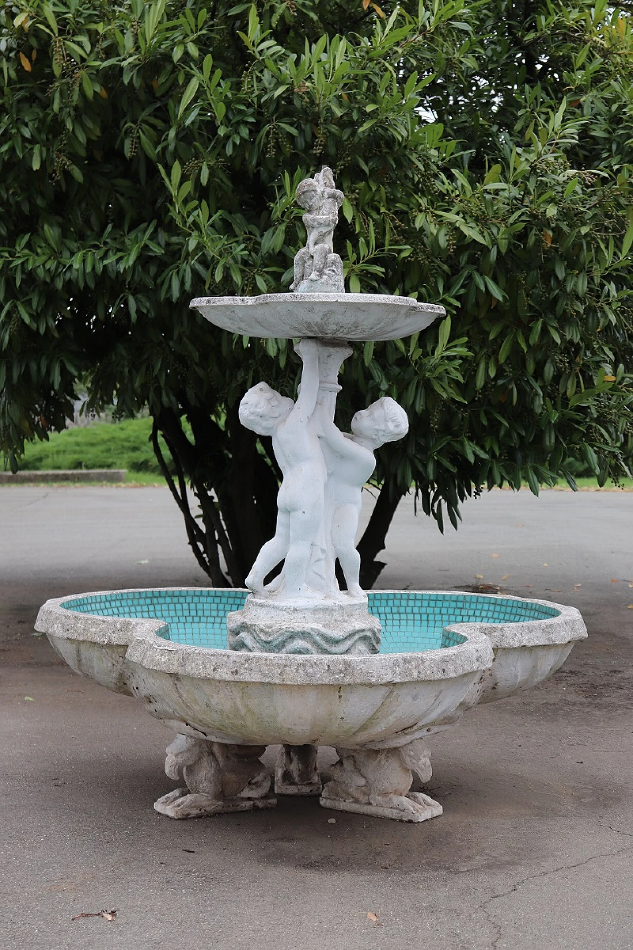 Neoclassical style garden fountain, early 20th century 2