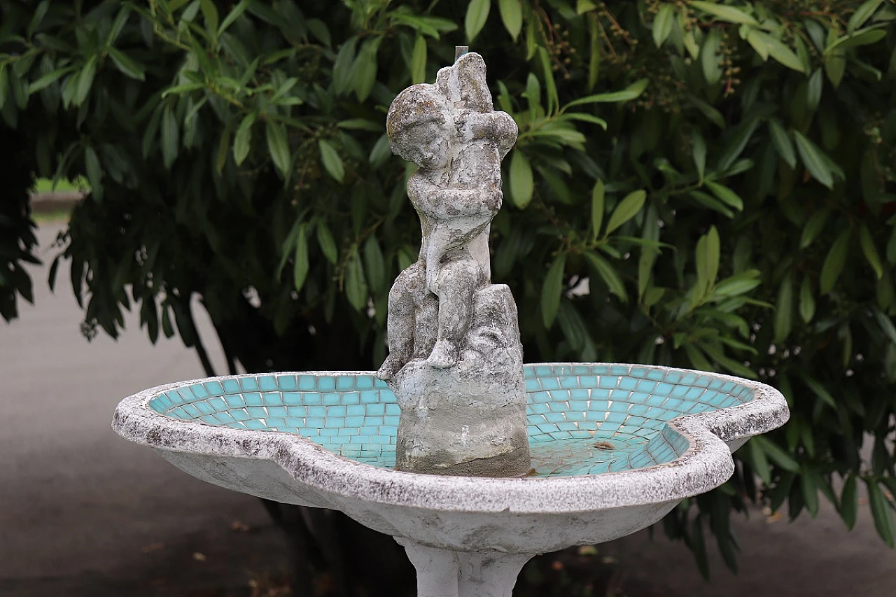 Neoclassical style garden fountain, early 20th century 5