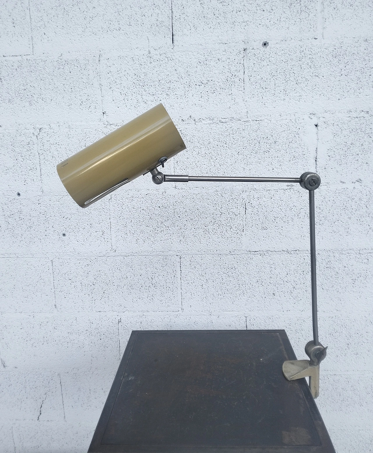 Clamp table lamp in beige laquered metal by Stilnovo, 1950s 3