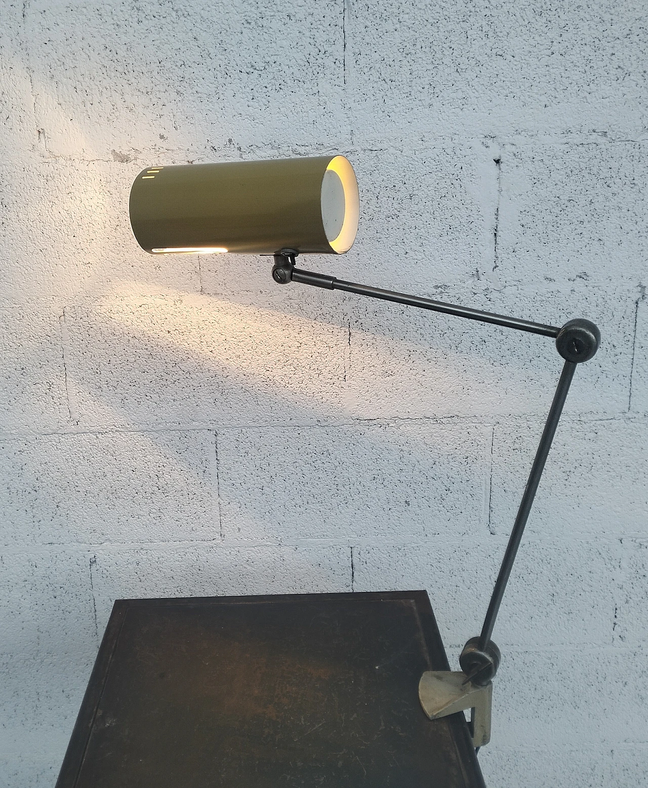 Lampada da tavolo a morsetto in metallo beige di Stilnovo, anni '50 8