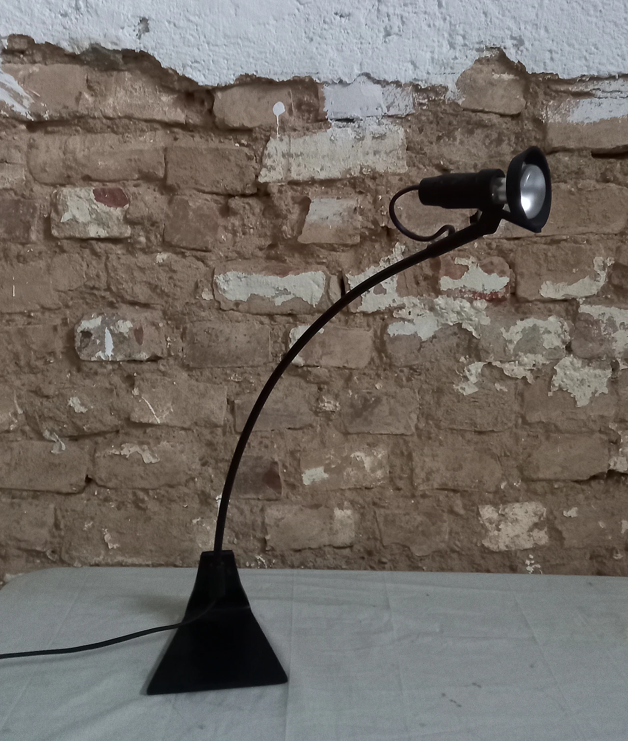 Black lacquered metal adjustable table lamp, 1990s 7