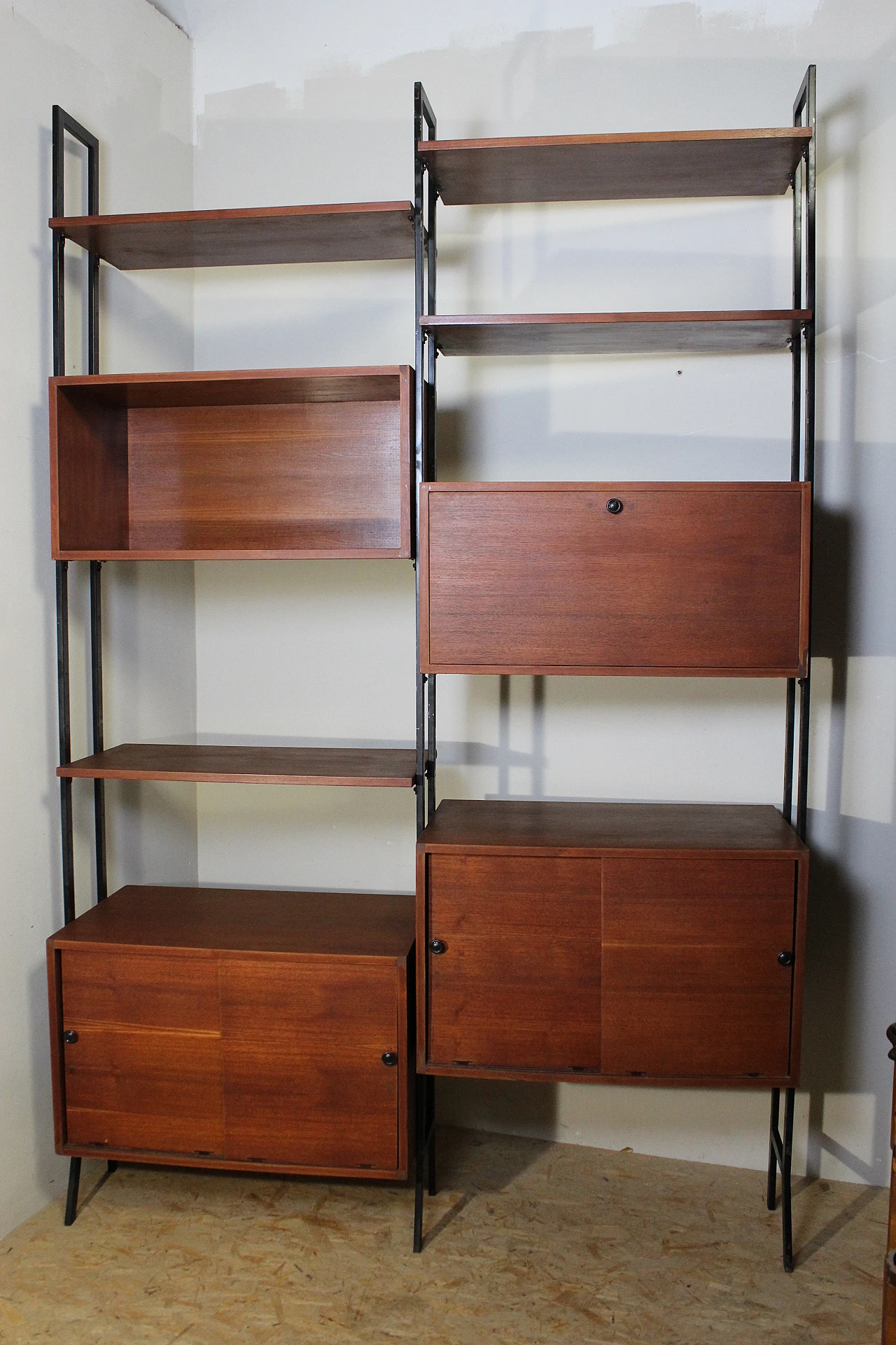 Teak modular bookcase, 1970s 1