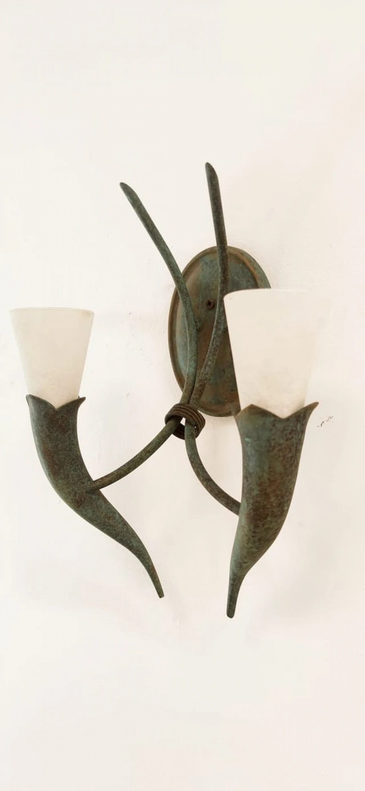 Etruscan style wall light in brass and glass, 1970s 2