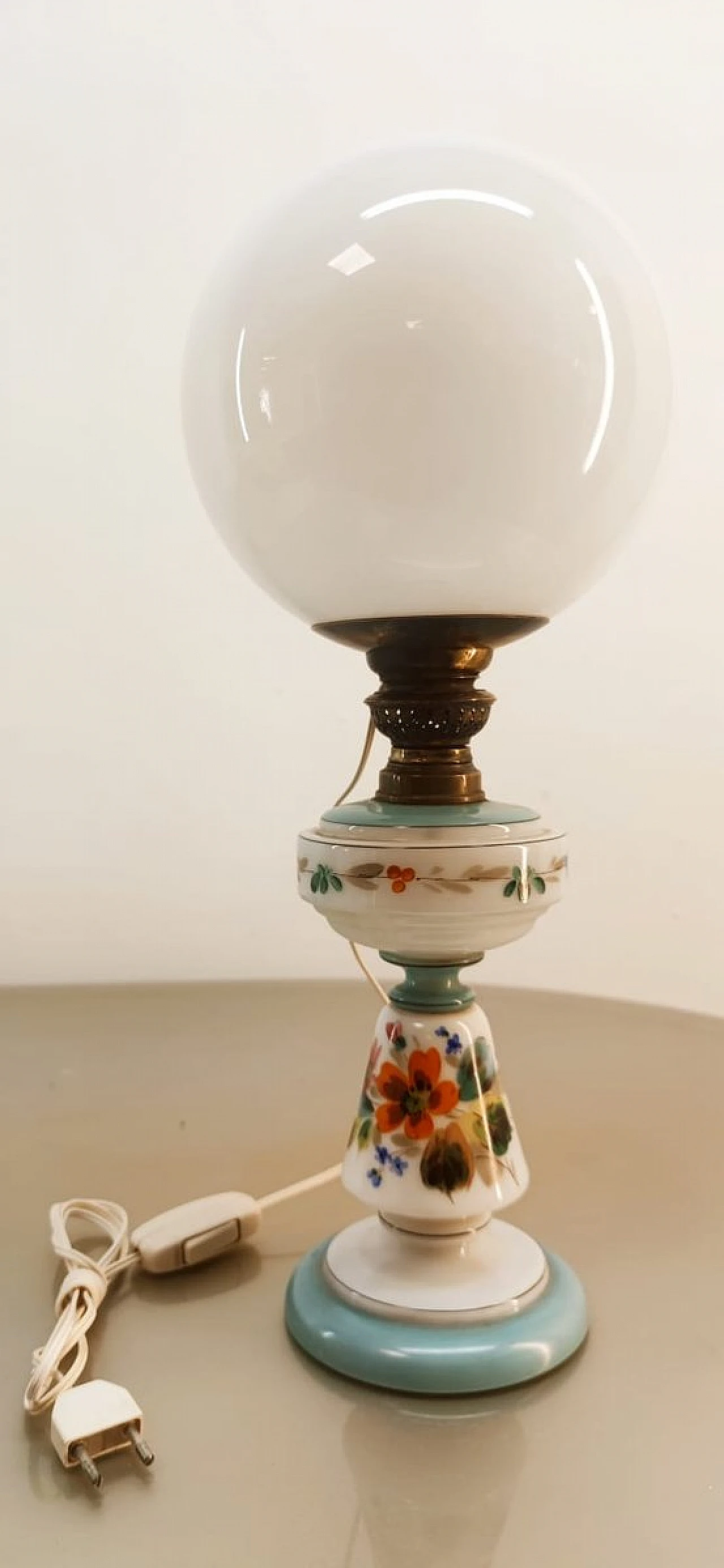 Spherical table lamp in glass with floral motifs & brass, 1950s 1