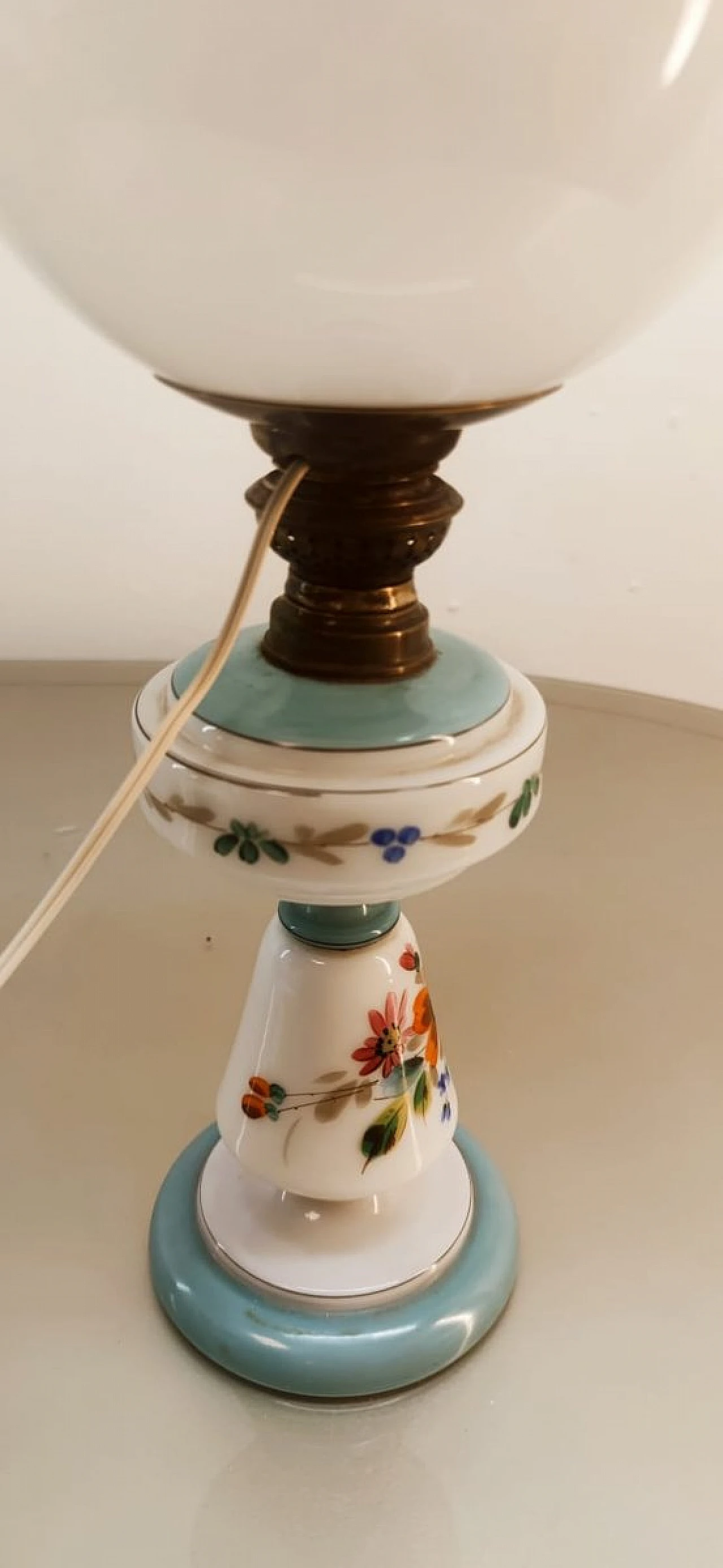 Spherical table lamp in glass with floral motifs & brass, 1950s 5