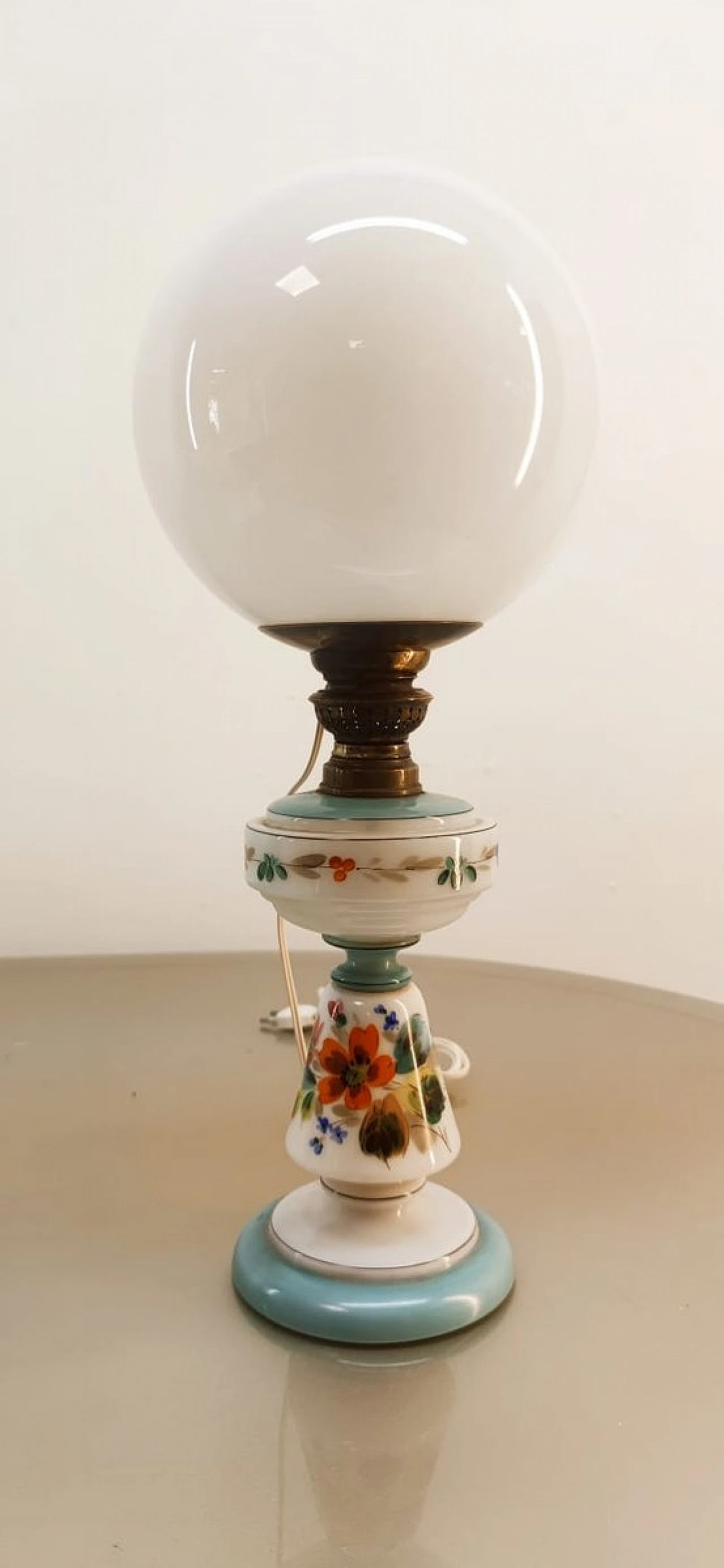 Spherical table lamp in glass with floral motifs & brass, 1950s 11