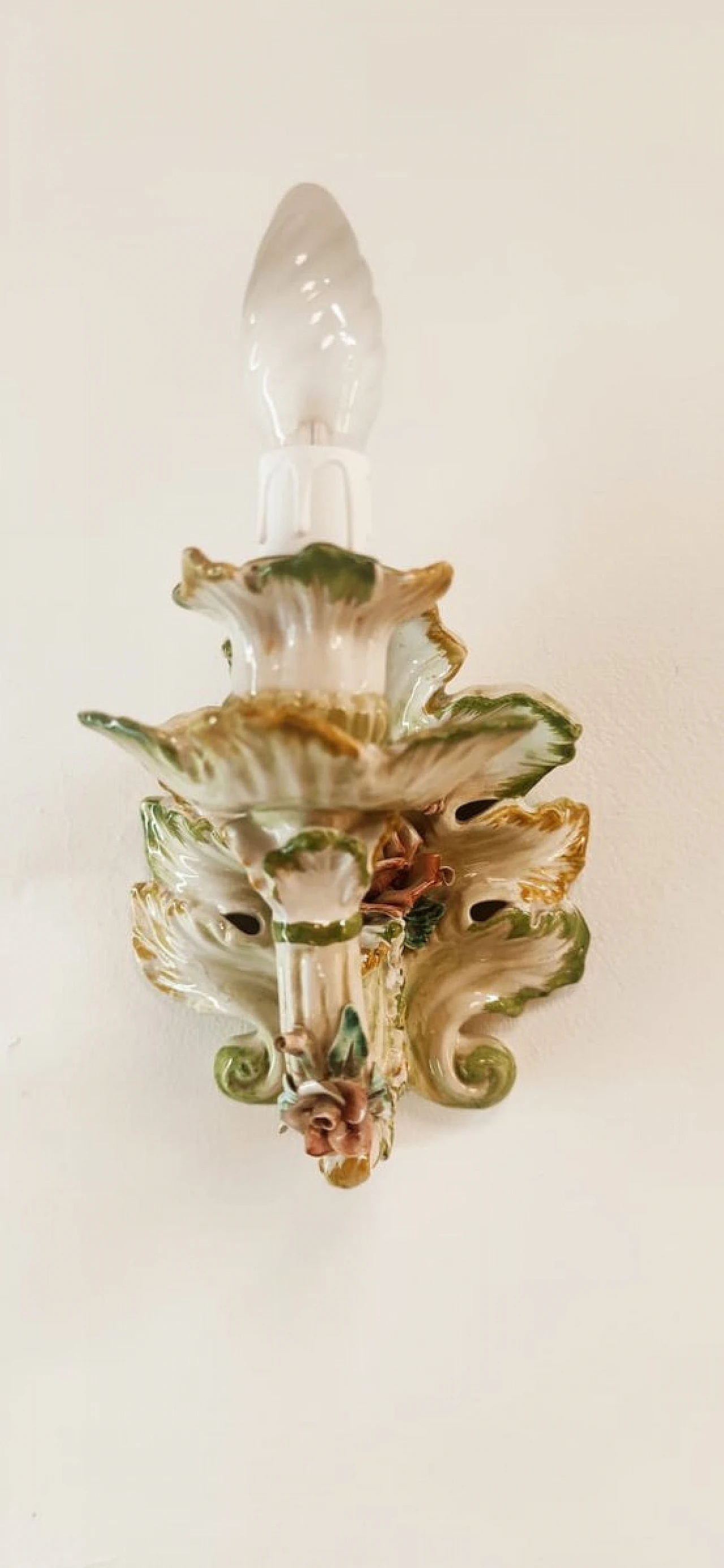 Wall light with flowers-shaped ceramic stem & fabric lampshade 14