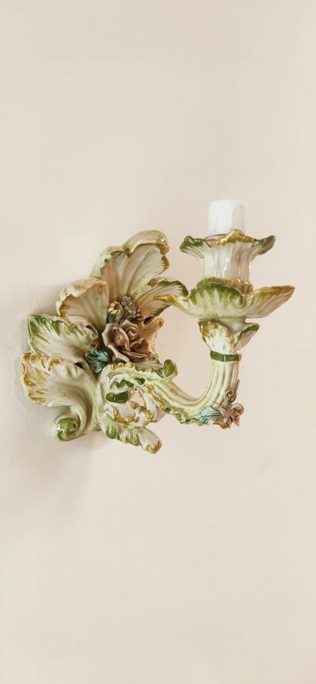 Wall light with flowers-shaped ceramic stem & fabric lampshade 17