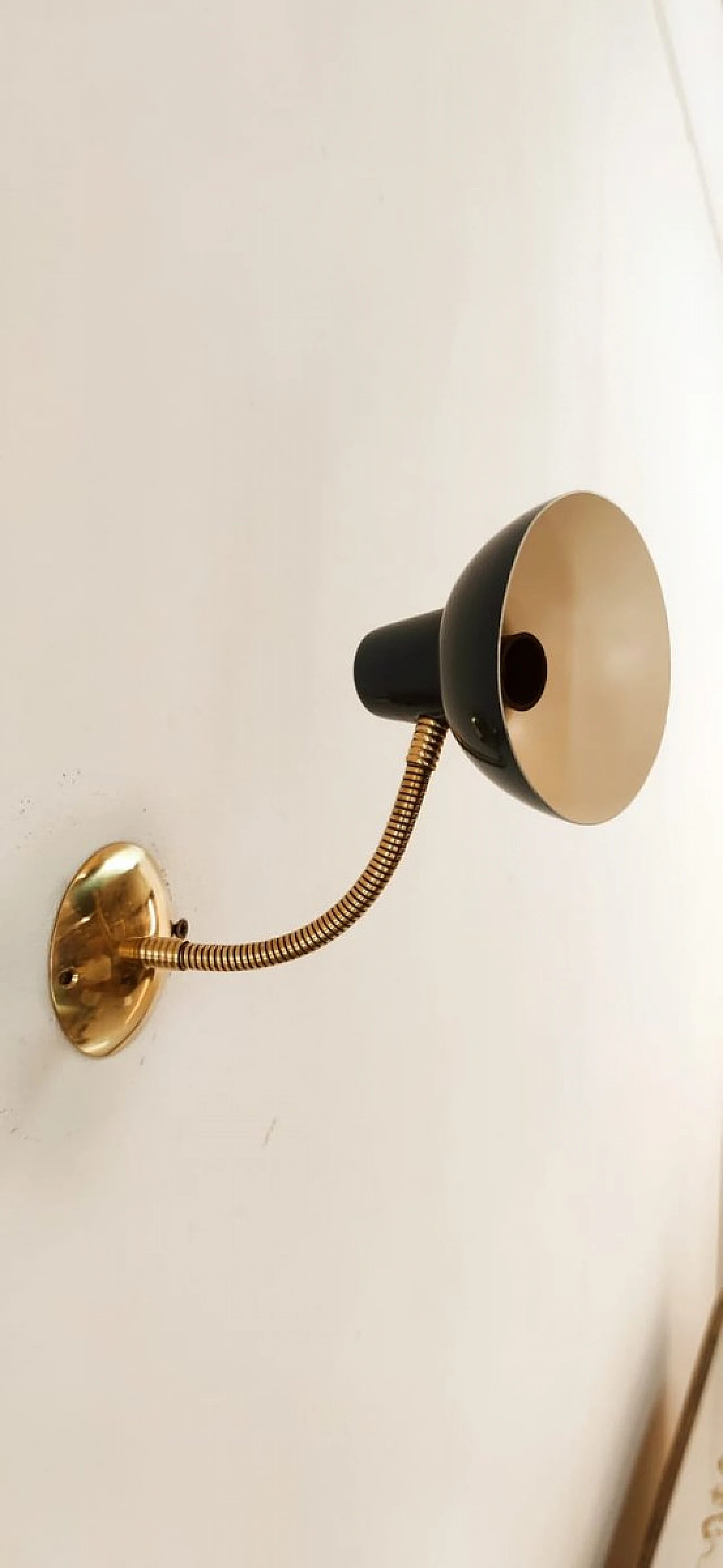 Flexible wall light in brass & black laquered aluminum, 1960s 2