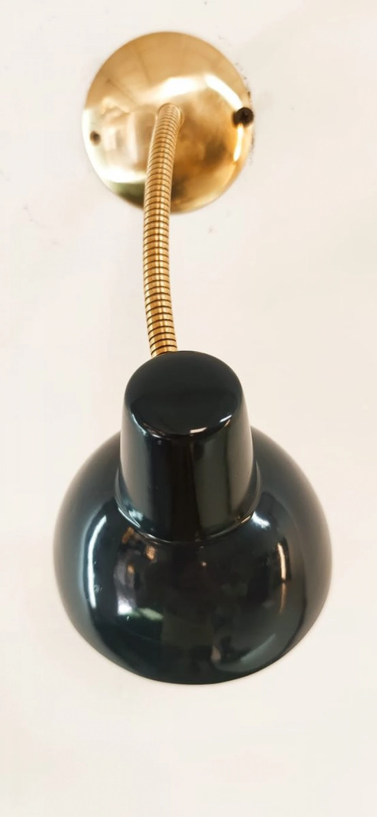 Flexible wall light in brass & black laquered aluminum, 1960s 4