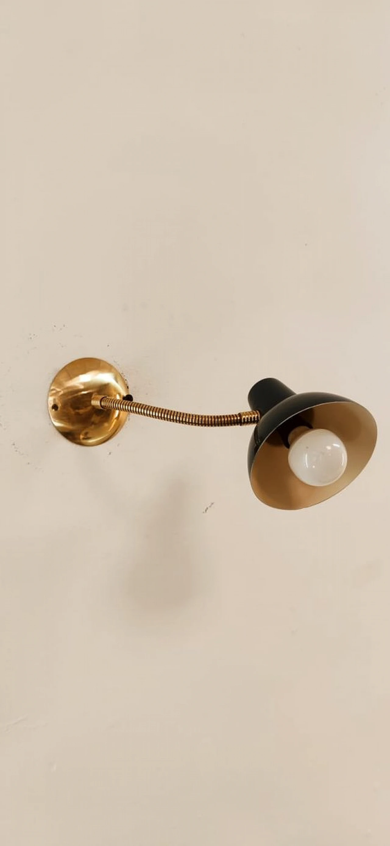 Flexible wall light in brass & black laquered aluminum, 1960s 6