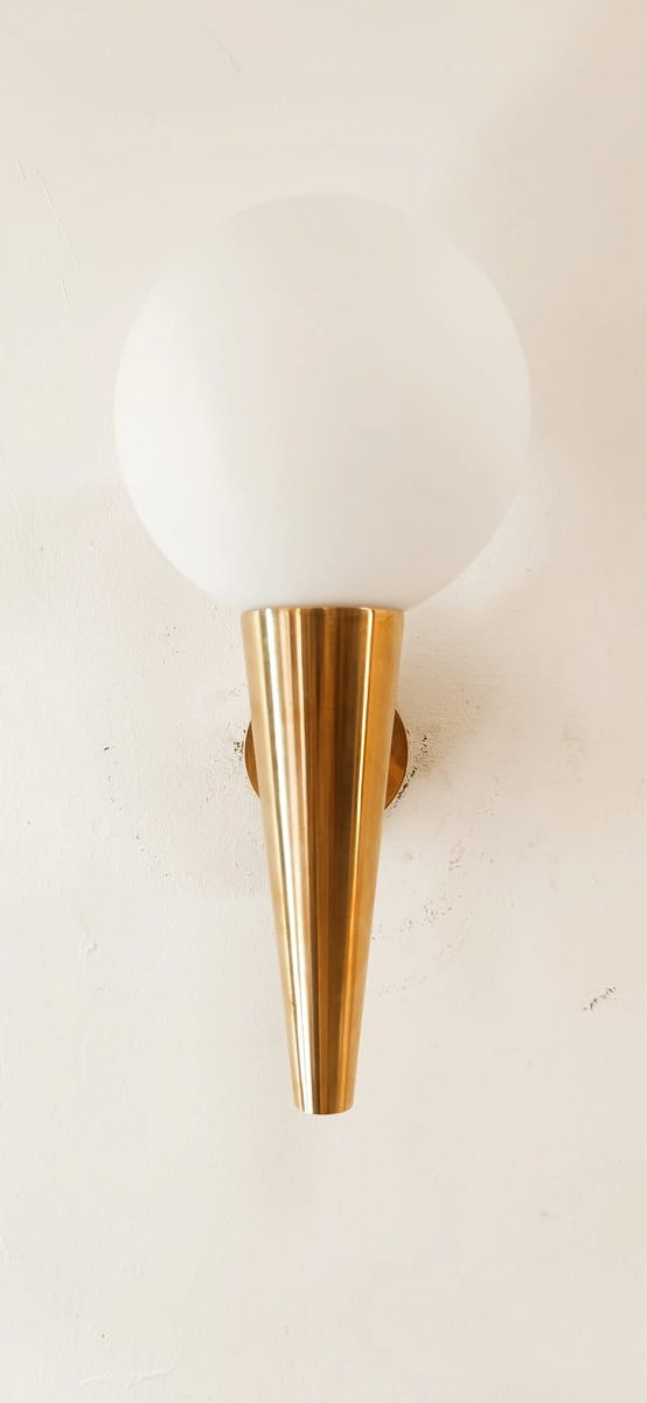 Brass wall light with spheric white glass diffuser, 1970s 9