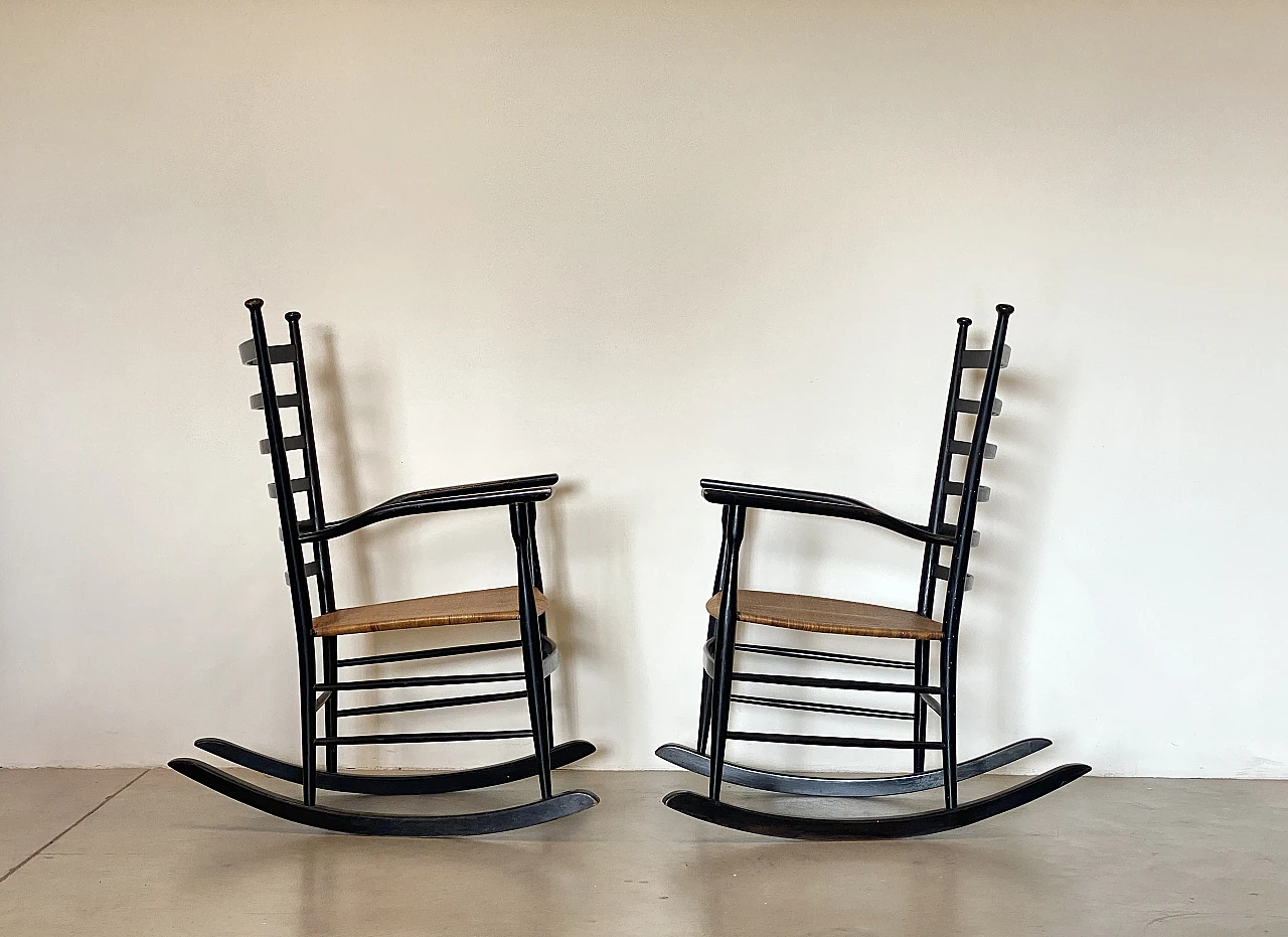 Pair of rocking chairs in lacquered wood and straw, 1960s 2