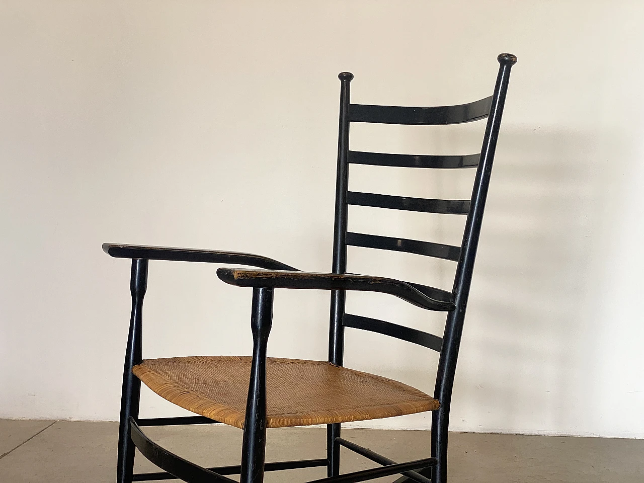 Pair of rocking chairs in lacquered wood and straw, 1960s 18