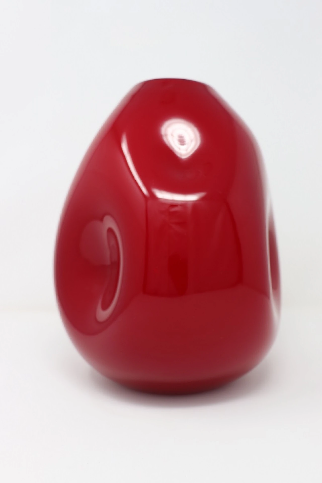 Incamiciato red Murano glass vase, 1970s 2