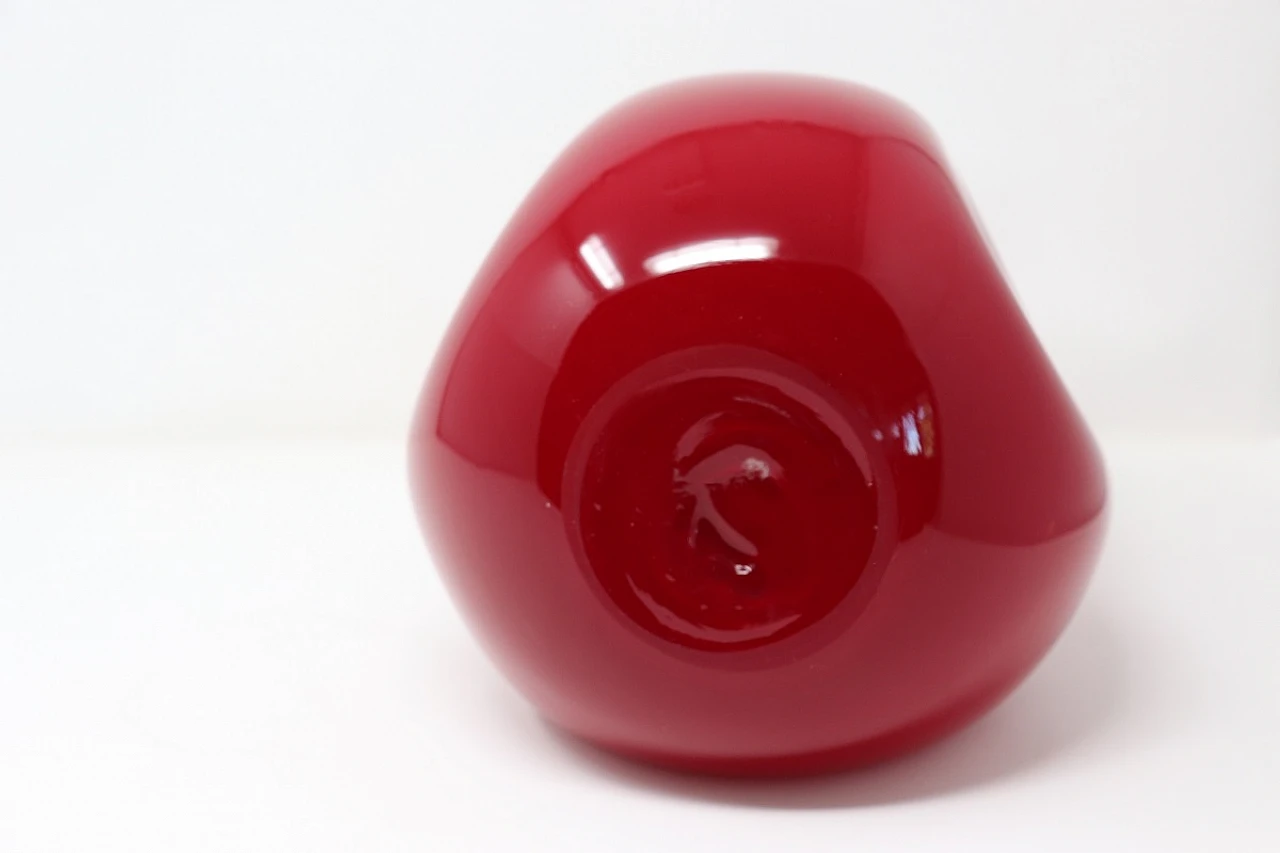 Incamiciato red Murano glass vase, 1970s 6