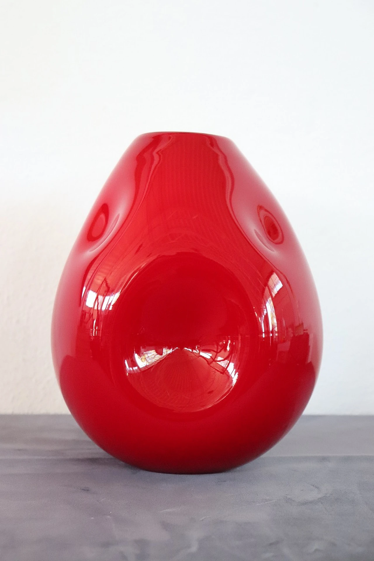 Incamiciato red Murano glass vase, 1970s 9