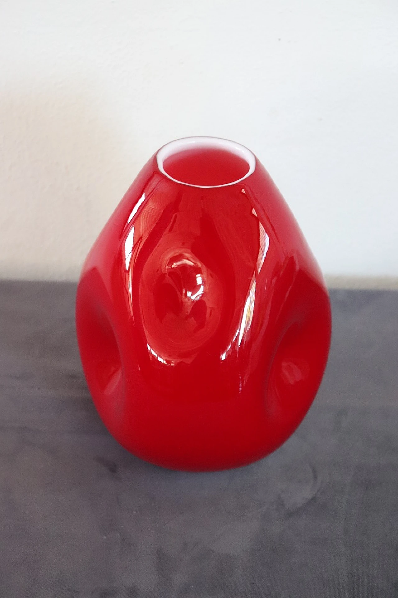 Incamiciato red Murano glass vase, 1970s 10