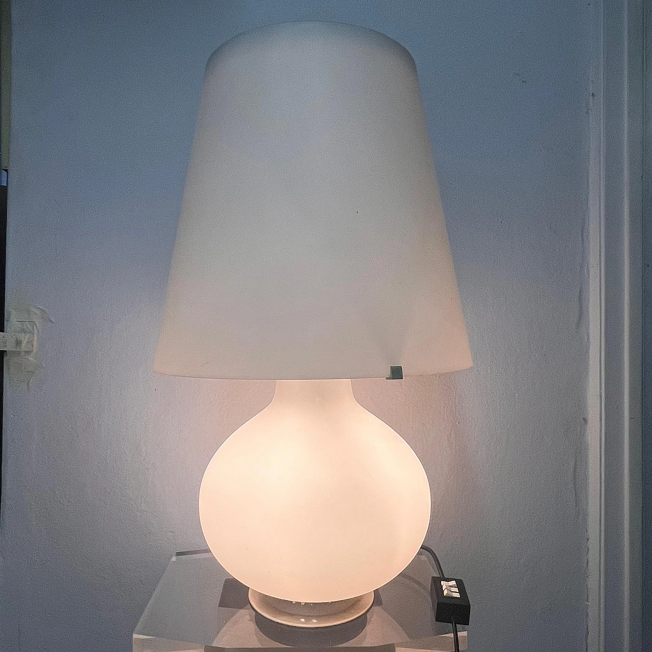 Table lamp 1853 in satin glass by Max Ingrand for Fontana Arte, 1960s 4