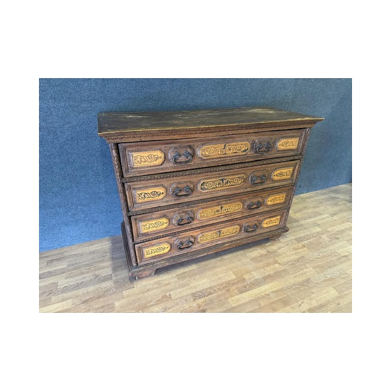 Bergamo walnut commode with inlays, 18th century 7