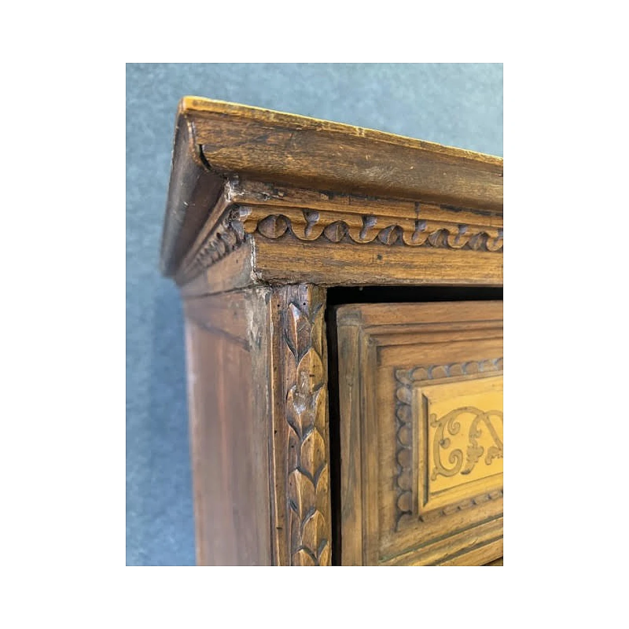 Bergamo walnut commode with inlays, 18th century 8