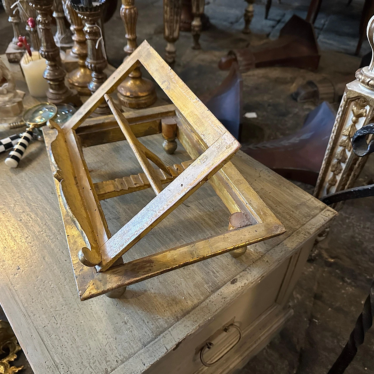 Baroque style book stand in hand-carved gilded wood, 1850s 6