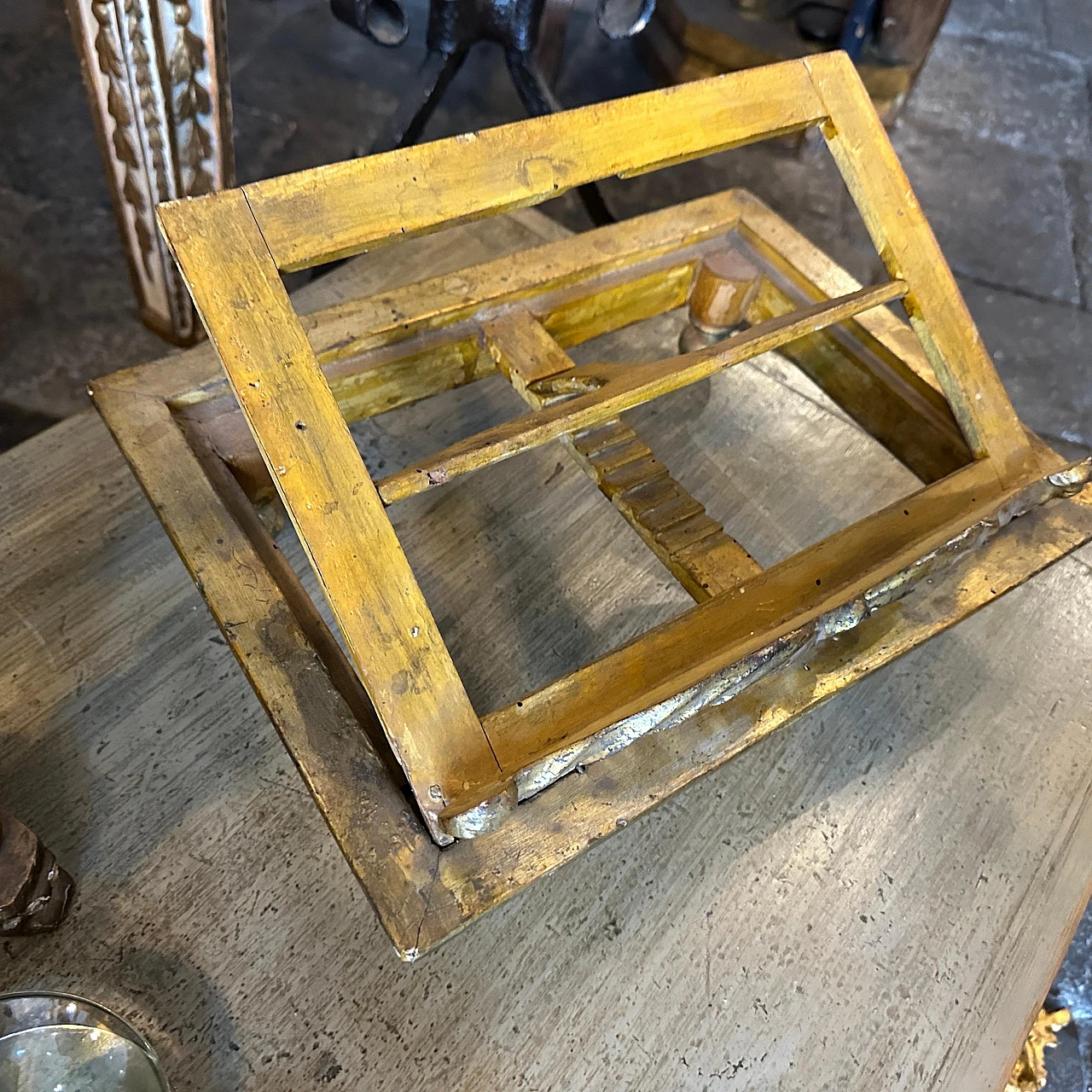 Baroque style book stand in hand-carved gilded wood, 1850s 10