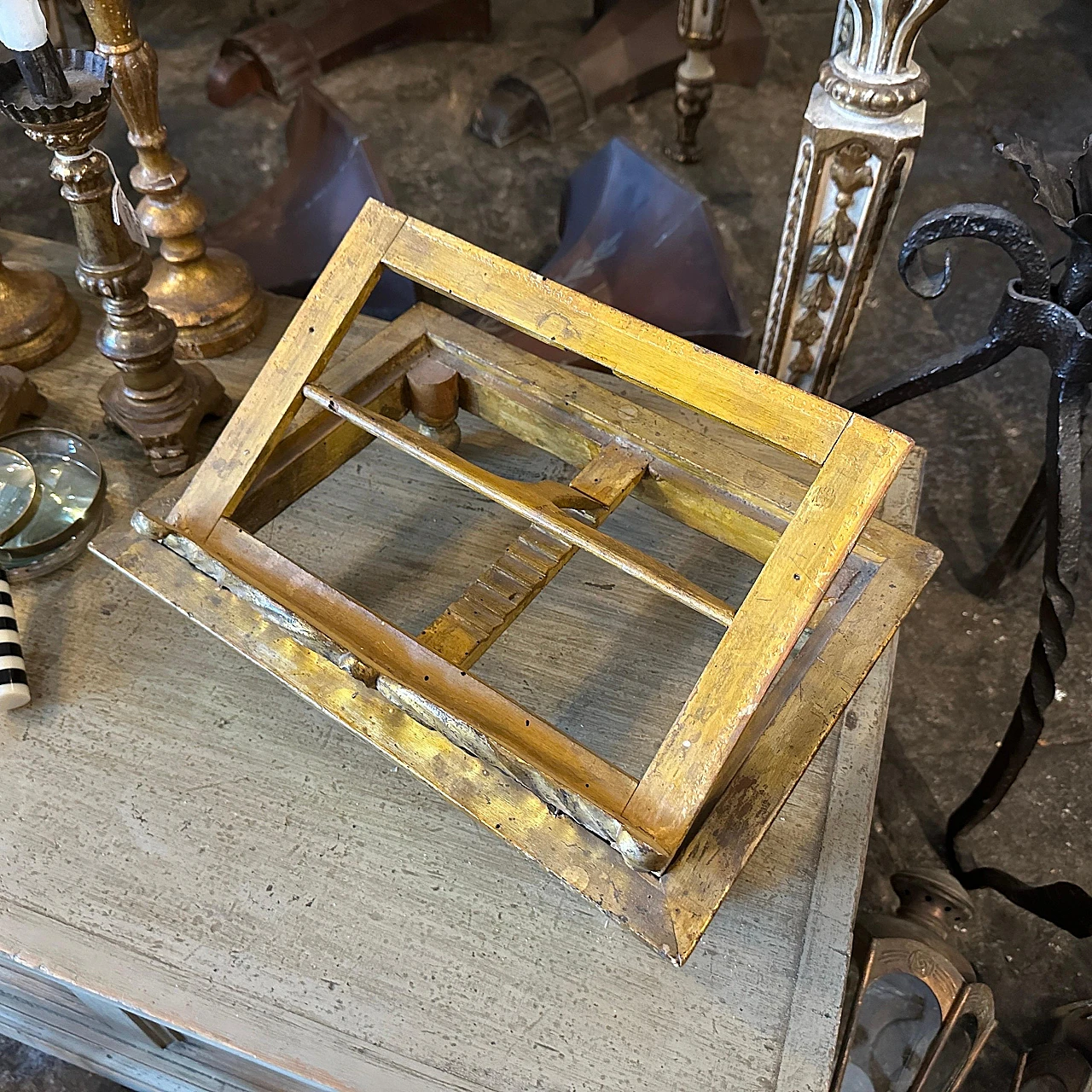 Baroque style book stand in hand-carved gilded wood, 1850s 11