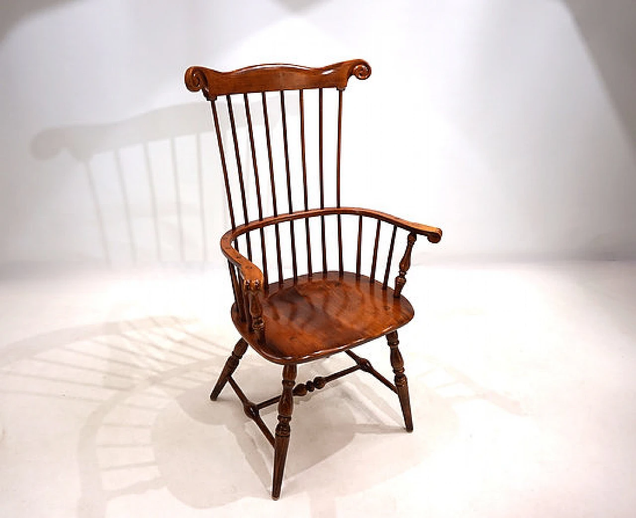 Elm Windsor captain's armchair, late 19th century 1