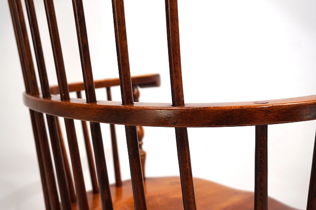 Elm Windsor captain's armchair, late 19th century 10