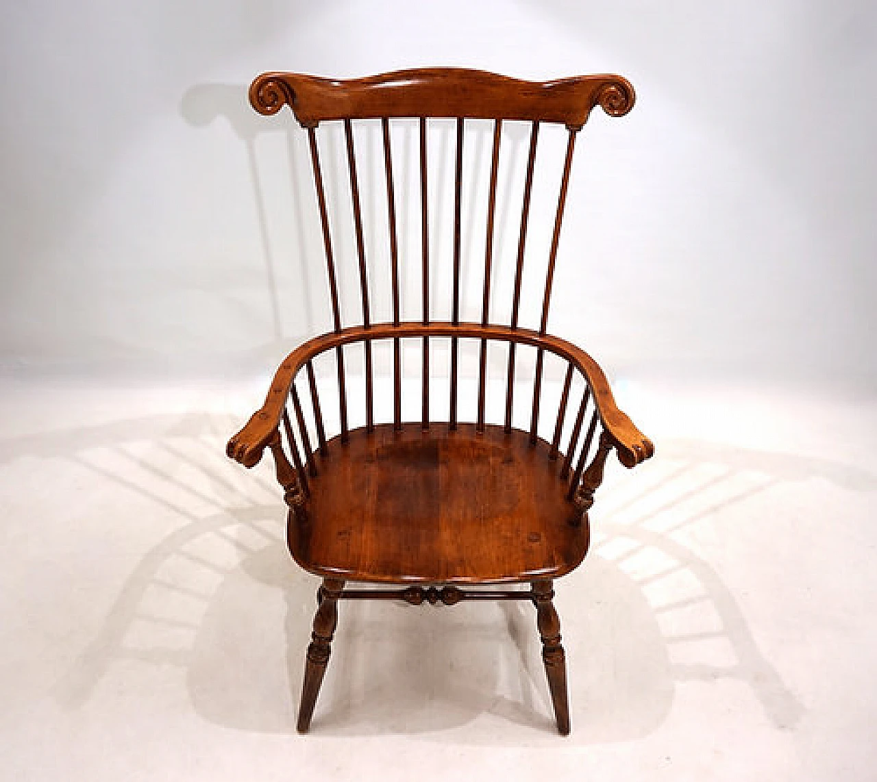 Elm Windsor captain's armchair, late 19th century 13